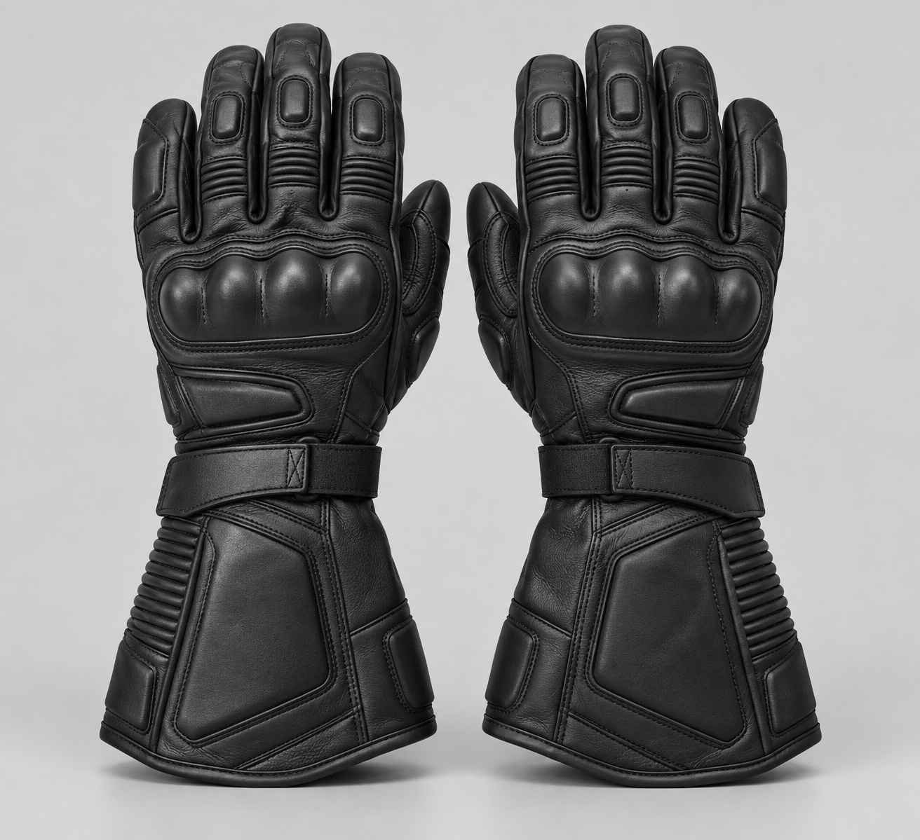 Concept render of unbranded motorcycle gauntlet gloves